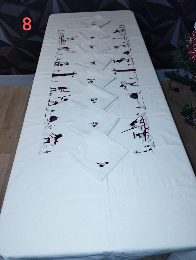 Nappe de table ou sets brodées à la main au choix. Artisanat de Madagascar 8/12 serviettes Ref8