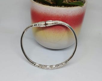 Vangovango Man. solid silver bangle bracelet from Madagascar hand cut soavangovango creasoa Ref5 Aloalo