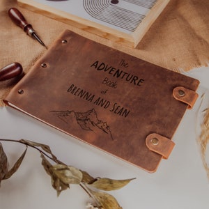 Libro de aventuras con nombre personalizado en cuero, diario de aventuras en cuero, regalo conmemorativo, diario de luna de miel, regalo de Navidad asequible