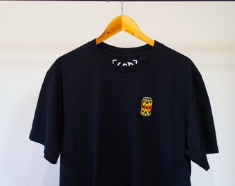 The Gunnery - 91/93 Away Besticktes Dosen-T-Shirt | Vintage Geschenke | Retro Fußball-inspiriertes Bierdosen-T-Shirt | Geschenk für Fußball-Fans