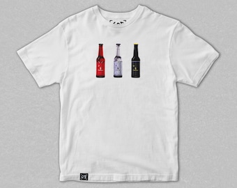 Stretford Suedhouse - 25/26 Premium League Trikot Flasche T-Shirt | Man Utd Geschenke | Fußball Geschenke
