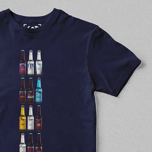 The Moor Pour Co - Camiseta de Botellas Clásicas / Camiseta de Botella de Cerveza Inspirada en el Fútbol Retro / Regalo para Aficionados al Fútbol