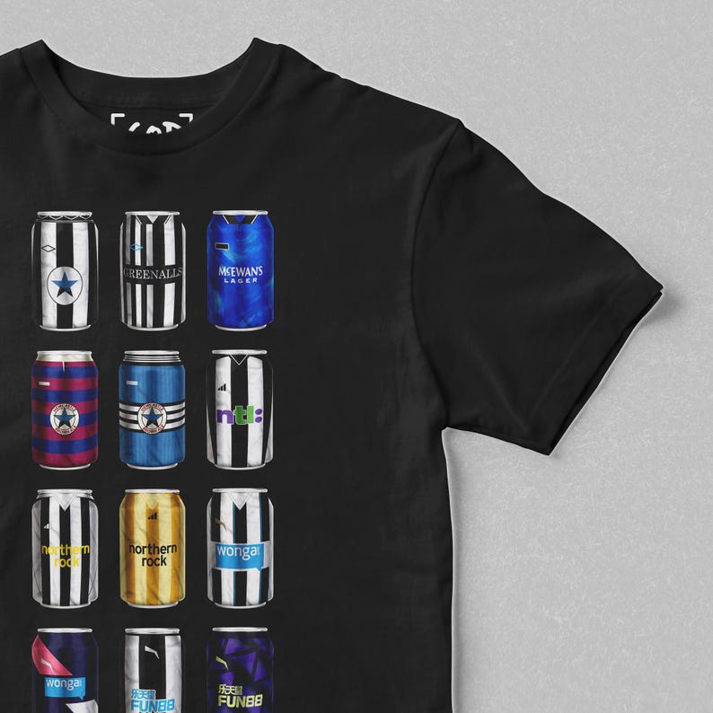 Tyne Side Brewing Co - Camiseta clásica con latas / Regalos de Newcastle / Camiseta retro con lata de cerveza inspirada en el fútbol / Regalo para aficionados al fútbol imagen 1
