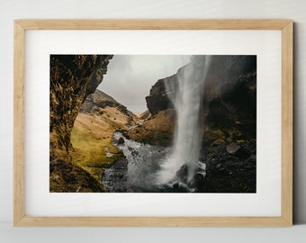 Kvernufoss, Island (Poster, Fine Art Print, Leinwand) | Landschaft, Wasserfall