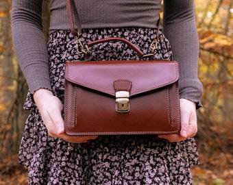 Lifetime leather shoulder bag "Cira", handmade, leather handbag ladies, genuine leather, saddle bag, messenger bag with flap in leather brown