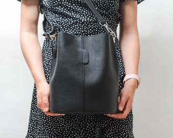 Genuine leather bucket bag, ladies handbag with interchangeable strap, 1 strap FREE, minimalist leather handbag, handmade