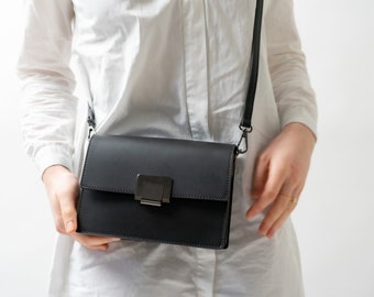 Genuine leather handbag, black bag, women's bag with multiple carrying options, metal buckle, small leather shoulder bag, flap bag