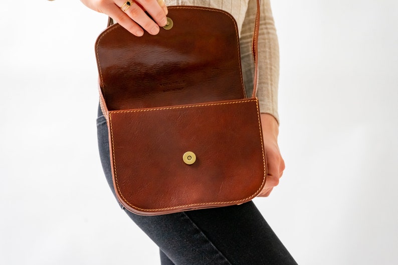Shoulder bag Cara, leather handbag, leather handbag, women's saddle bag, genuine leather, Lifetime Leather, brown, shoulder bag, handbag image 2