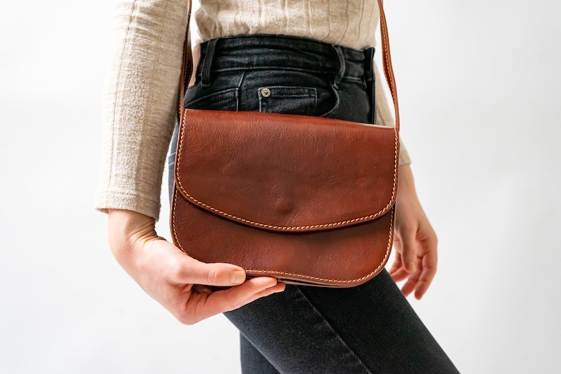 Shoulder bag Cara, leather handbag, leather handbag, women's saddle bag, genuine leather, Lifetime Leather, brown, shoulder bag, handbag image 3