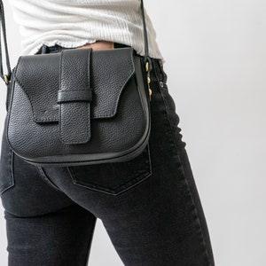 Kleine Umhängetasche aus Leder "Giulia" Handarbeit Cognac, Braun, Blau, Gelb, Lederhandtasche Damen, Satteltasche, Echtleder, Satchel Bag