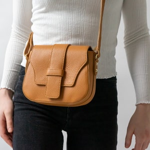 Bolso de cuero midi "Giulia" coñac hecho a mano, marrón, azul, amarillo, negro, bolso de cuero mujer, alforja, bolso de hombro cuero genuino