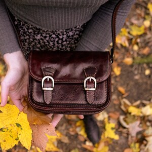 Shoulder bag made of sturdy leather Lora, handmade, leather handbag ladies, genuine leather, Satchel Bag, Messenger Bag. medium-sized, dark brown image 10