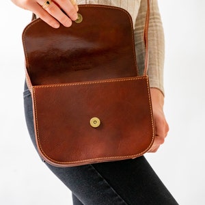 Shoulder bag Cara, leather handbag, leather handbag, women's saddle bag, genuine leather, Lifetime Leather, brown, shoulder bag, handbag image 4