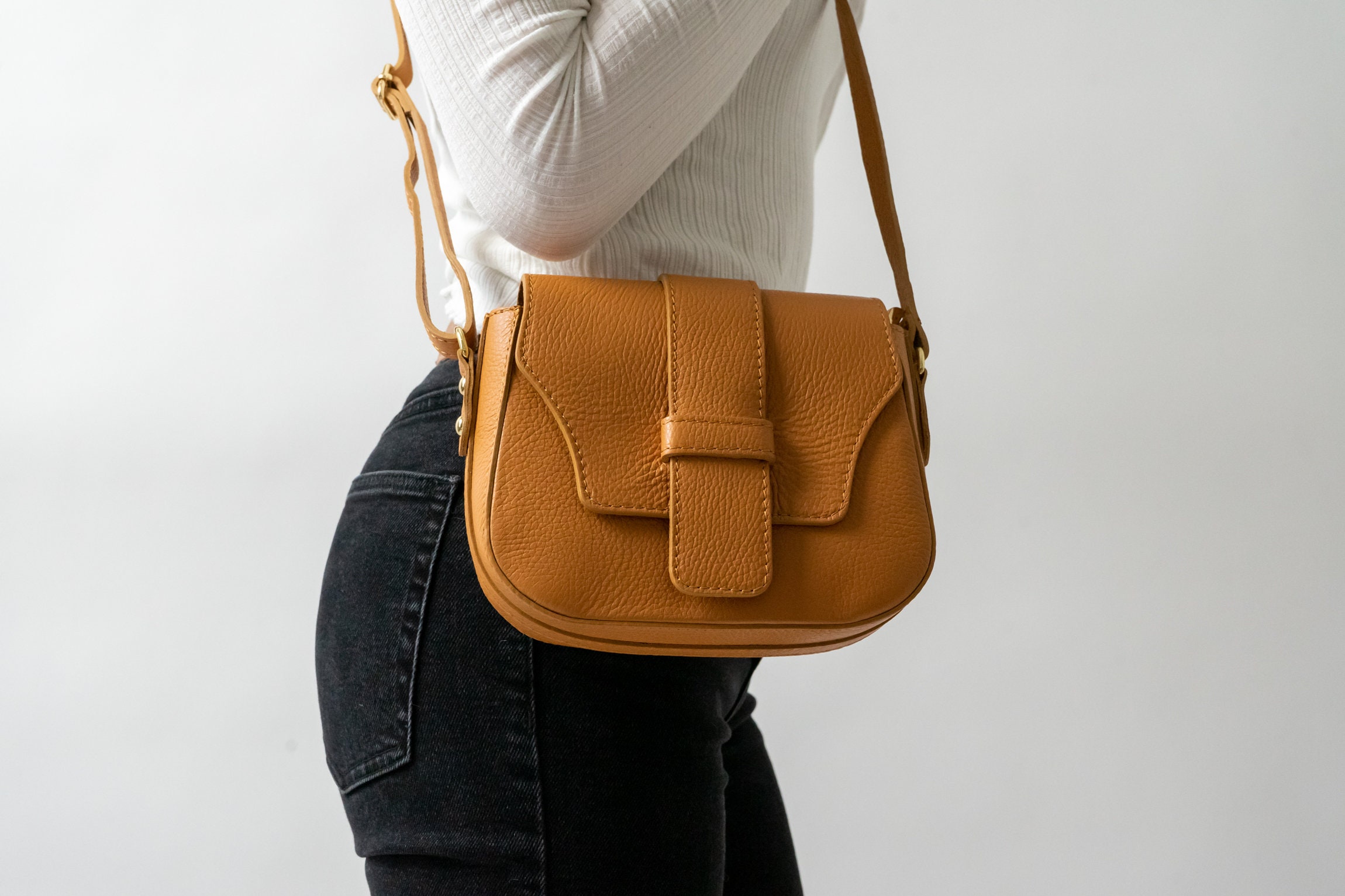 Calfnero Genuine Leather Women's Sling Bag (LV-01-Black) – www.