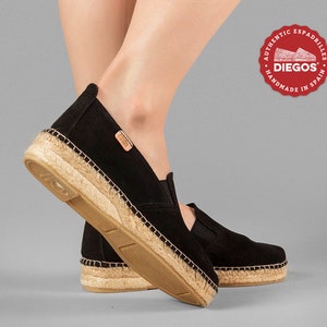 Classic black suede espadrilles with low sole hand-sewn in Rioja, Spain, Alpargata for women. DIEGOS collection®, espardenya image 2