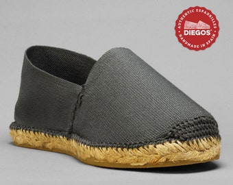 Grey espadrilles for men hand-stitched in Rioja, Spain Authentic Spanish espardenya ? Summer shoe ? Alpargatero