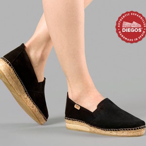 Classic black suede espadrilles with low sole hand-sewn in Rioja, Spain, Alpargata for women. DIEGOS collection®, espardenya image 1