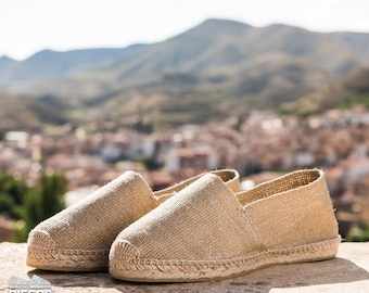 Hand-sewn linen espadrille in Rioja | Traditional espadrille for women. DIEGOS collection®, fresh and light summer footwear