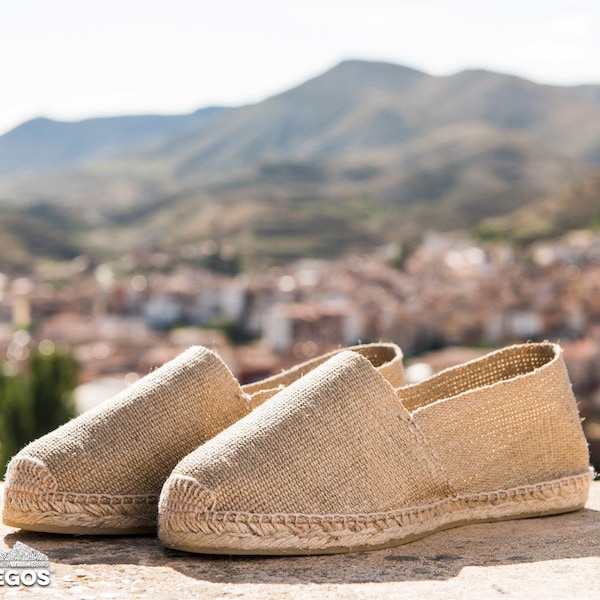 Hand-sewn linen espadrille in Rioja | Traditional espadrille for women. DIEGOS collection®, fresh and light summer footwear