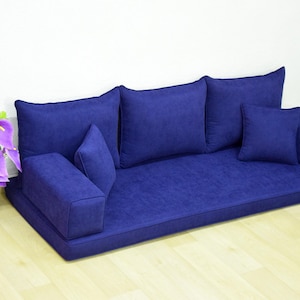 Beiges Boden Sofa: Sofa im Arabischen Stil Schnitt Couch mit Kissen