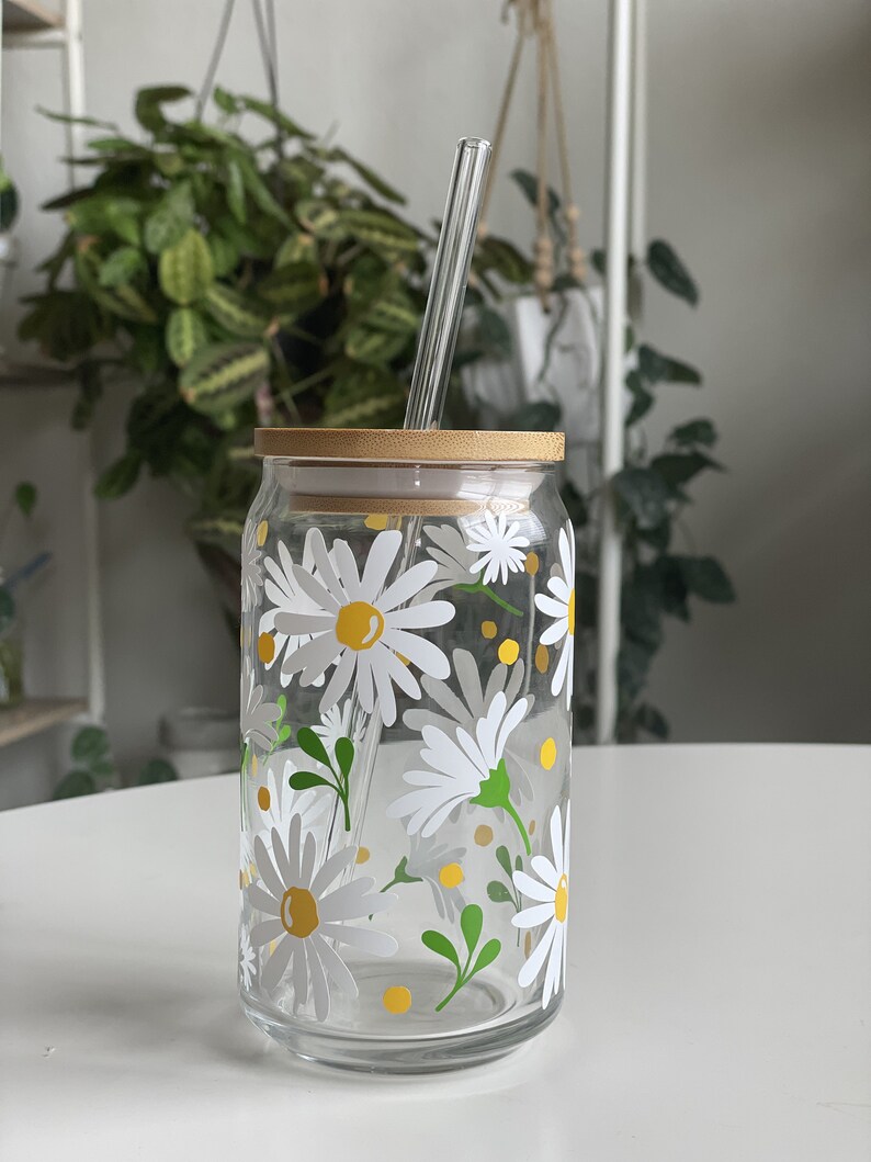 16oz White Daisy Cup, White and Green Floral Glass, Spring Summer Glass Cup, Birthday Gift for Her, Teacher Appreciation Gift, Coffee Glass Cup + Lid + Straw