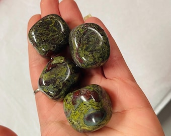 Drakenbloedsteen, dikke getrommelde edelstenen, krachtig beschermingskristal, rood en groen, spirituele genezing