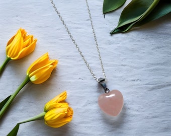 Herzförmige Rosenquarz-Halskette, Größe 15 mm Herz, Rosenquarz-Halskette, Heilstein-Halskette, Heilkristall-Schmuck