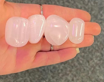 Roze calciet, getrommelde roze calciet, UV-reactief, genezing van verwaarlozing, emotionele wonden, jeugdtrauma, moederwond, verzorgend kristal