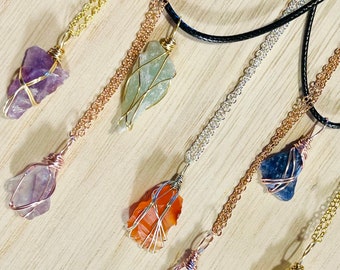 Sierlijke ruwe kristallen ketting, echte draad gewikkeld kristal, kies uw kristal, krachtige genezing kristal kettingen, hoge kwaliteit kristallen