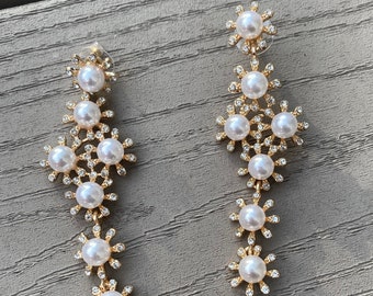 Pearl Floral Rhinestone Drop Earrings | Trendy Accessories | Bling Jewelry