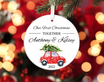 Gepersonaliseerd cadeau voor eerste kerst, getrouwd ornament, paren ornament, verlovingsornament, reisornament, jubileumcadeau