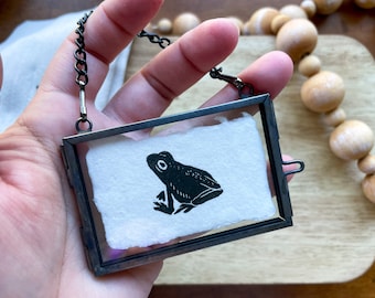 Niedliches Frosch-Geschenk: Original-Linolschnitt – Mini-Kunstdruck, handgedruckte Linolschnitt-Kunst, Froschillustration, Cottagecore-Dekoration