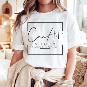 Gildan 64000 White T-Shirt Mockup, Design de camiseta em branco de alta qualidade, perfeito para impressão sob demanda e listagens de produtos, modelo de modelo feminino
