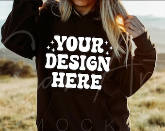 Gildan 18500 Schwarzer Hoodie Mockup, Leer, Schwarzes Sweatshirt Mockup, Gildan 18500 Boho Frau Modell Herbst Rundhals Mockup, Blank Gildan Mockup
