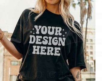 Übergroßes schwarzes T-Shirt Mockup, Gildan 5000 Tee Mockup, Frauen Modell, Bella Canvas Mockup, lässiges schwarzes T-Shirt Mockup weibliches Modell