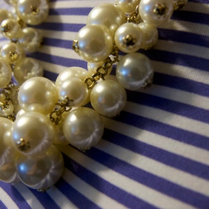 Vintage Imitation Pearls Cluster Statement Bib Necklace 画像 5