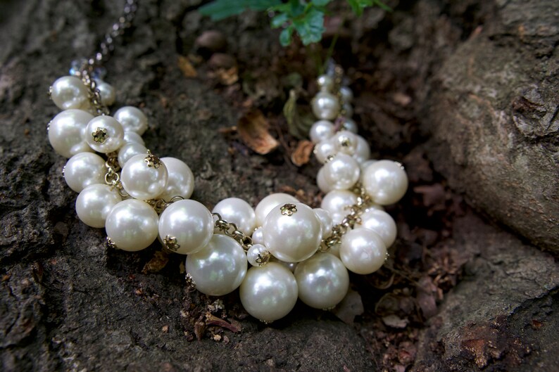 Vintage Imitation Pearls Cluster Statement Bib Necklace 画像 2