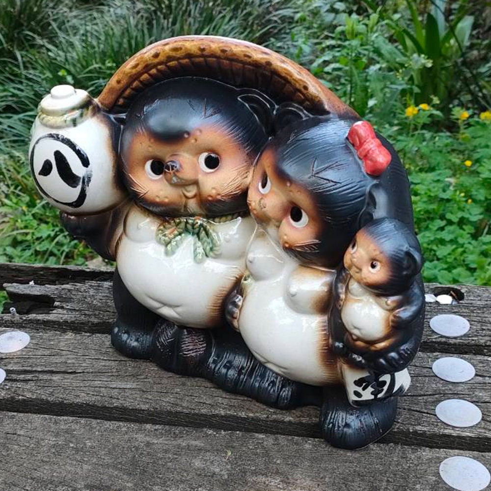 縁起物 信楽焼 タヌキ科たぬき - Etsy