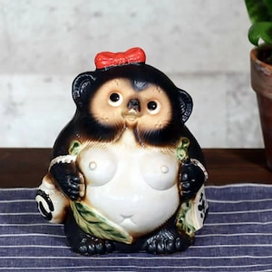 Shigaraki ware Japanese raccoon dog female Tanuki