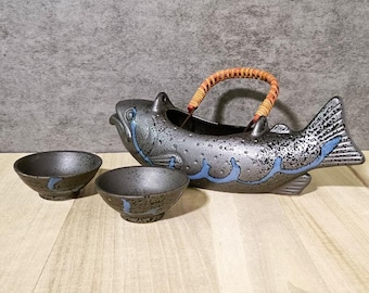 ヴィンテージの釉薬をかけた粘土の酒瓶：日本の陶器のバーウェア