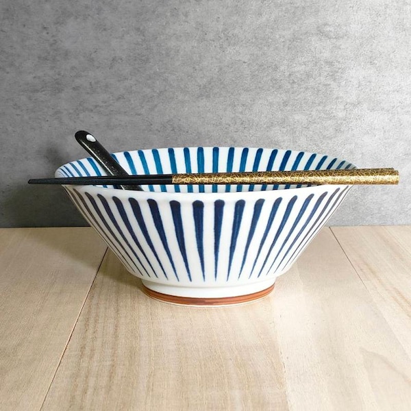 Cuenco para ramen con diseño Tokusa de Mino ware, palillos dorados de nube octogonal, cuchara china