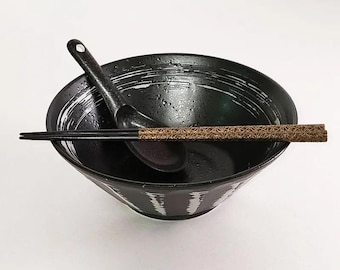 Mino ware Shinogi Bincho Ramen Bowl WAKASA Nuri Octagonal Cloud Gold Chopsticks Chopsticks Chinese Spoon Set