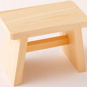 Hinoki cypress traditional bath chair medium size 10.6 × 5.9 × 7.9 in made in Japan
