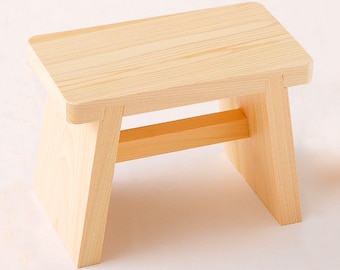 Hinoki cypress traditional bath chair medium size 10.6 × 5.9 × 7.9 in made in Japan