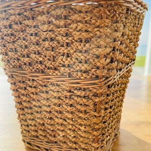 Charmanter Vintage Papierkorb