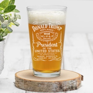 Presidente Trump 45 e 47 MAGA, presente político conservador, gravado a laser, copo de 16 oz, estilo uísque, copo de cerveja, presente de aniversário.