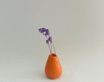 Lisa – Winzige Tonvase für kleine Blumen