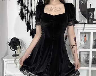 90/'s Vintage Forest Green Crushed Velvet Grunge Dress Gothic Long Sleeve Full Length Dress Modern Witch Dress Size Large