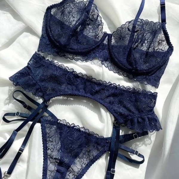 Ensemble lingerie en dentelle bleu foncé, lingerie en dentelle bleu foncé, lingerie sexy, ceinture à bretelles, lingerie bleue, ensemble lingerie sexy Saint-Valentin