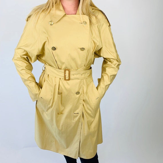 Burberry Trench. Vintage burberry Trench jacket.